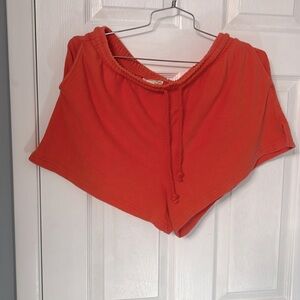 Universal Thread Short L